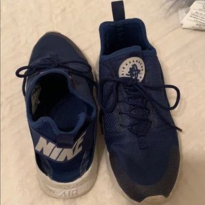 Nike Air Huarache Navy Size 6.5